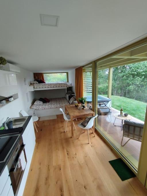 Holiday House Hona Lux Velike Lasce Εξωτερικό φωτογραφία