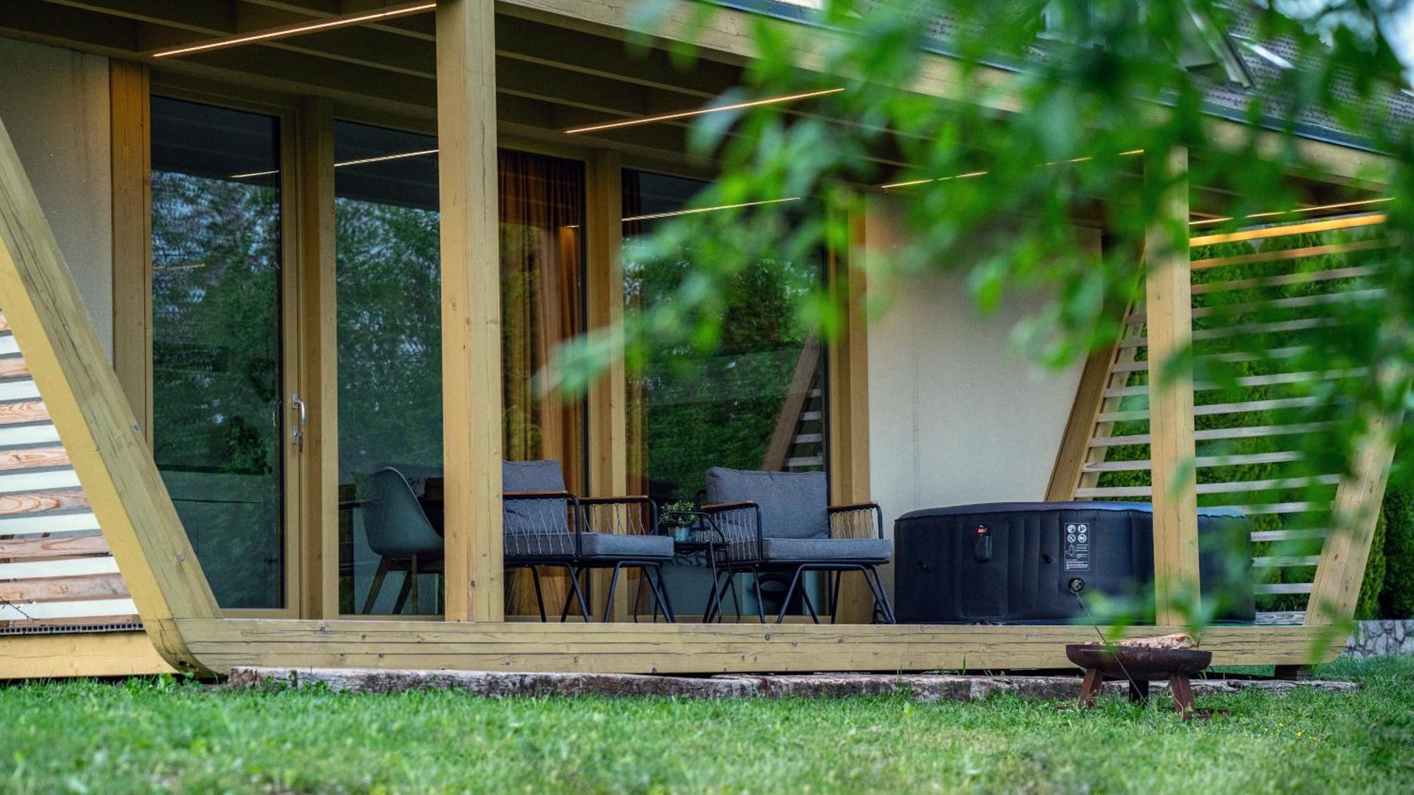 Holiday House Hona Lux Velike Lasce Εξωτερικό φωτογραφία